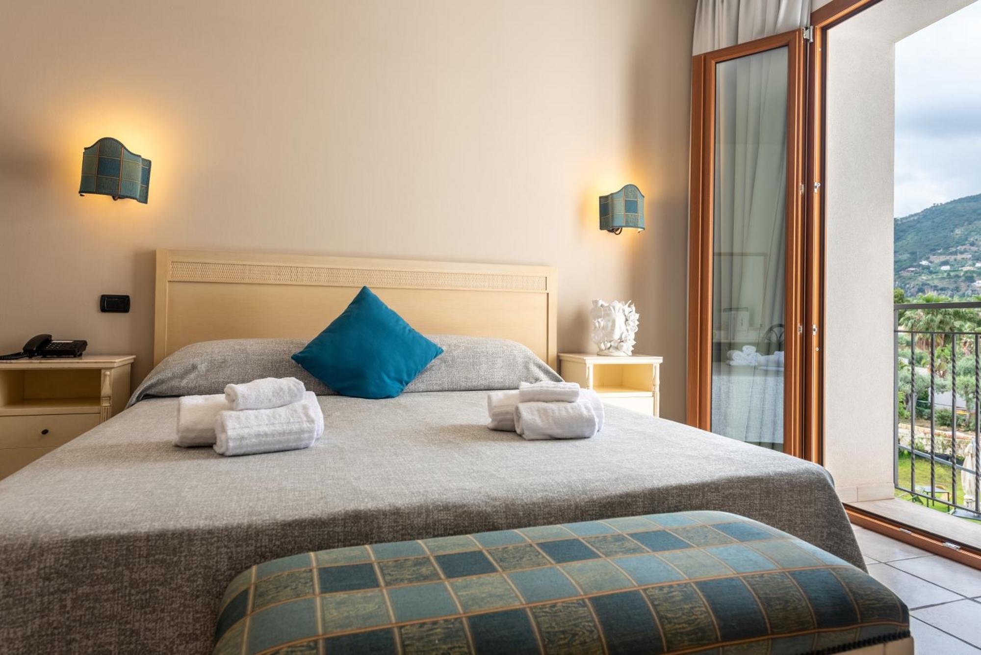 Hotel Baia Del Capitano Cefalù Eksteriør bilde