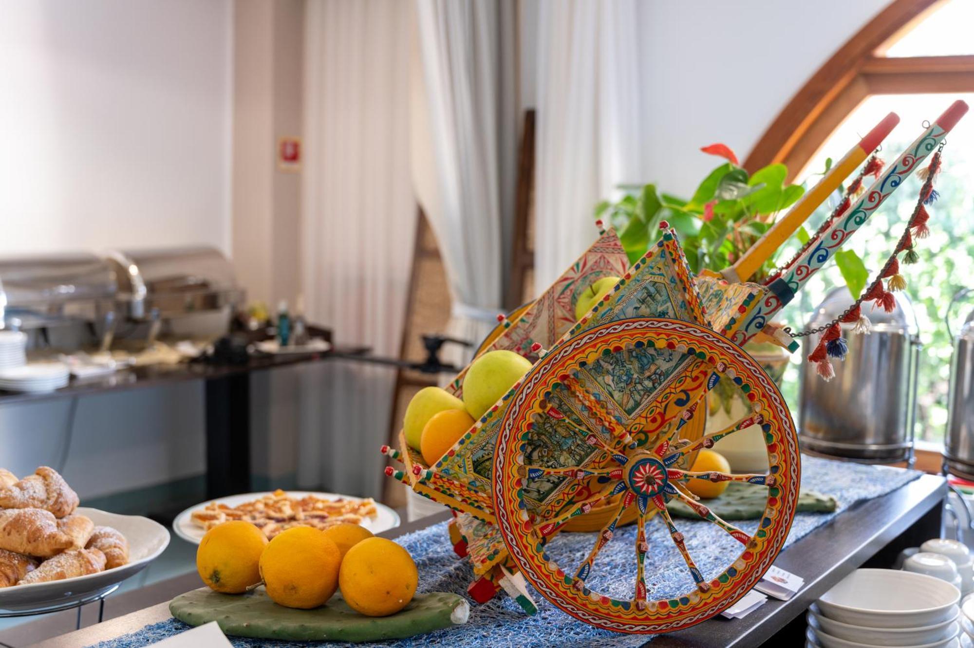 Hotel Baia Del Capitano Cefalù Eksteriør bilde