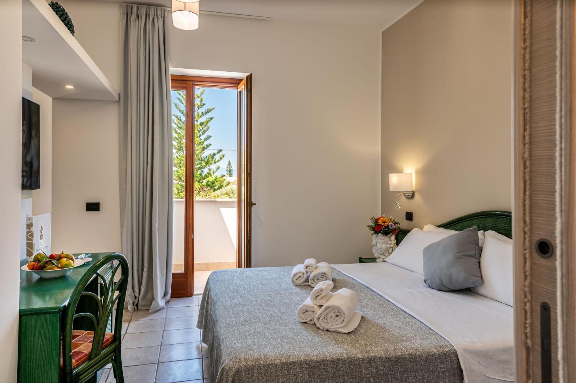 Hotel Baia Del Capitano Cefalù Eksteriør bilde